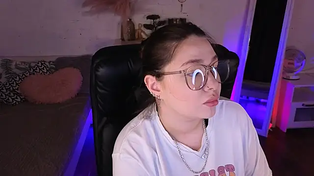 Snapshot of vanessaparadiza chatting on May 12, 1:41 pm vanessaparadiza online show from May 12, 1:41 pm