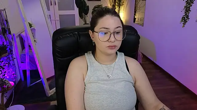 Snapshot of vanessaparadiza chatting on July 17, 1:18 pm vanessaparadiza online show from July 17, 1:18 pm