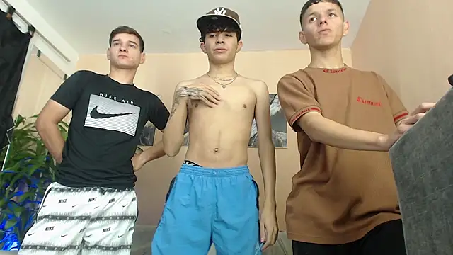 Snapshot of DesiresOfOlympus_ chatting on February 2, 10:30 pm DesiresOfOlympus online show from February 2, 10:30 pm