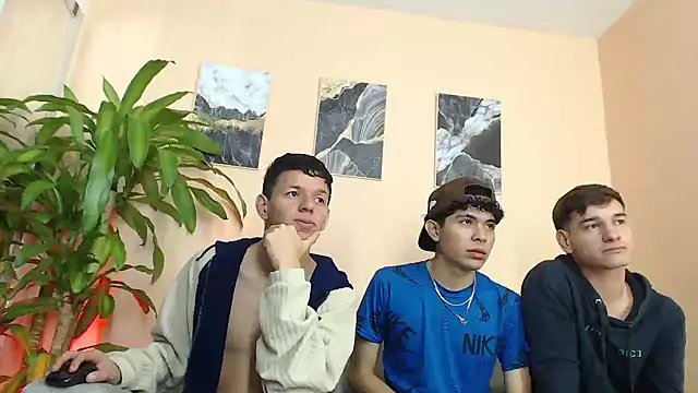 Snapshot of DesiresOfOlympus_ chatting on February 25, 9:13 pm DesiresOfOlympus online show from February 25, 9:13 pm