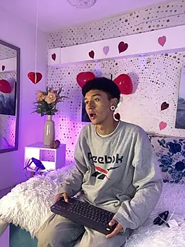 Snapshot of David_Banks_ chatting on February 22, 12:36 pm David Banks online show from February 22, 12:36 pm