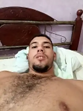 Snapshot of Francisco171 chatting on February 4, 3:01 am Francisco171 online show from February 4, 3:01 am