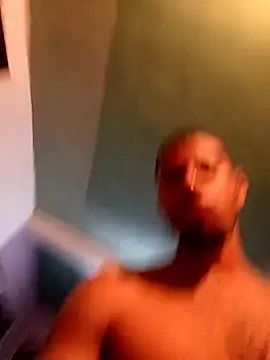 Snapshot of Francisco171 chatting on February 7, 3:21 am Francisco171 online show from February 7, 3:21 am