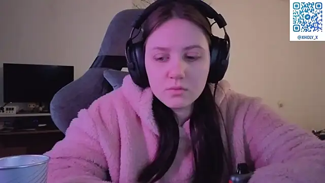 Snapshot of Holy_Kveta chatting on February 7, 2:48 am Holy Kveta online show from February 7, 2:48 am