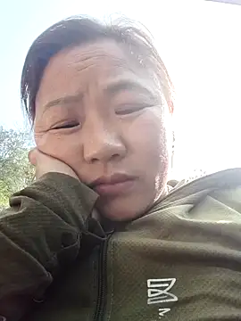 quynhbupbe11 online show from March 3, 3:56 am