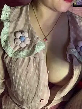 Snapshot of Star-sweet01 chatting on February 10, 1:37 pm Star-sweet01 online show from February 10, 1:37 pm