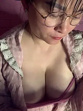 Snapshot of Star-sweet01 chatting on February 11, 5:34 am Star-sweet01 online show from February 11, 5:34 am