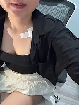 Snapshot of Zinna999 chatting on February 22, 6:46 am Zinna999 online show from February 22, 6:46 am