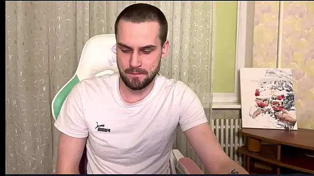 Snapshot of Cari__ chatting on February 24, 7:01 pm Cari online show from February 24, 7:01 pm