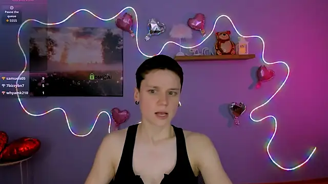 Snapshot of emi_fade chatting on February 25, 12:15 pm emi fade online show from February 25, 12:15 pm