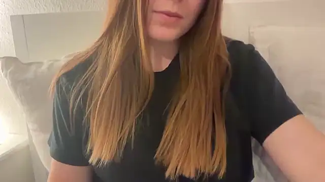 Lucyschickt online show from March 7, 5:54 pm