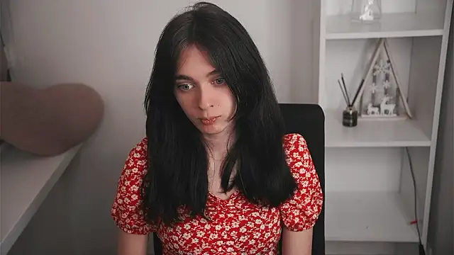 Snapshot of GinnyKittle chatting on February 12, 6:25 pm GinnyKittle online show from February 12, 6:25 pm