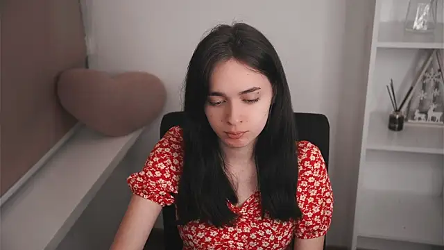 Snapshot of GinnyKittle chatting on February 13, 6:37 pm GinnyKittle online show from February 13, 6:37 pm