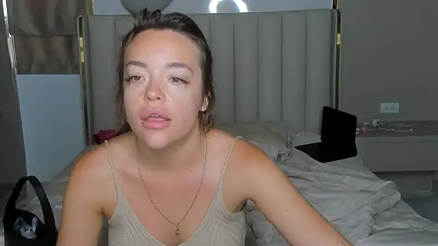 stellaa quenn online show from March 6, 12:07 am