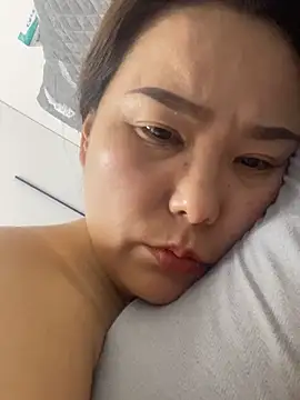 Snapshot of Youyou_12 chatting on February 7, 3:05 pm Youyou 12 online show from February 7, 3:05 pm