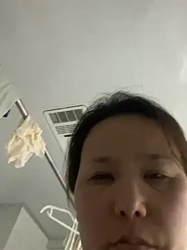 Snapshot of Youyou_12 chatting on February 10, 2:54 pm Youyou 12 online show from February 10, 2:54 pm