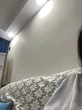 Snapshot of Youyou_12 chatting on February 14, 6:59 pm Youyou 12 online show from February 14, 6:59 pm