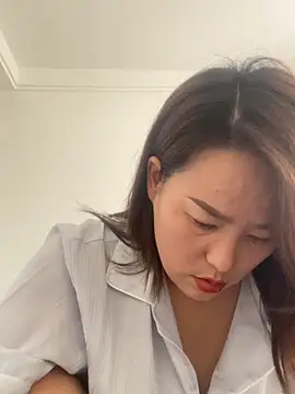 Snapshot of Youyou_12 chatting on February 23, 3:48 am Youyou 12 online show from February 23, 3:48 am