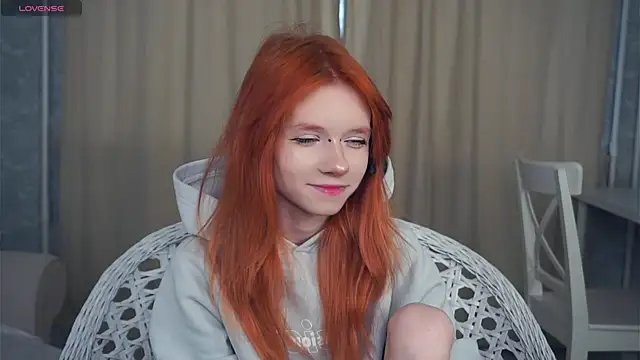 Snapshot of TarynPalek chatting on February 8, 6:06 am TarynPalek online show from February 8, 6:06 am