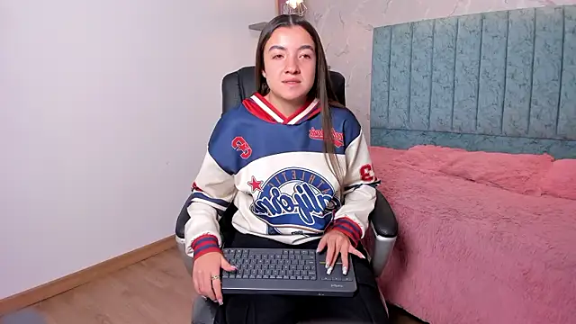 Tara Parker online show from February 20, 12:05 pm