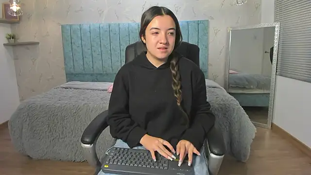 Tara Parker online show from February 24, 12:25 pm