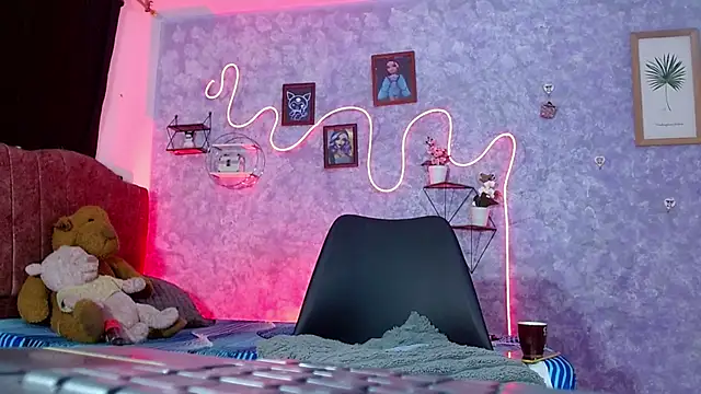 Snapshot of Everlin__Hot_ chatting on February 7, 11:14 am Everlin Hot online show from February 7, 11:14 am