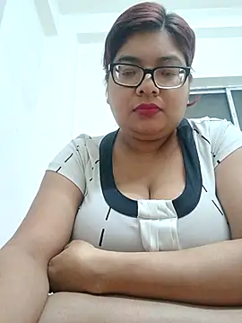 Elie Hallway online show from February 23, 11:46 pm