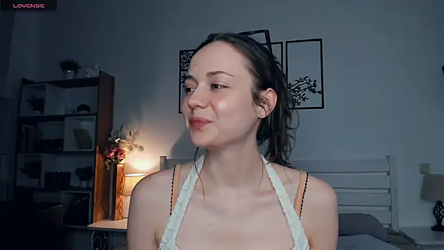 Snapshot of MalvinaTrafford chatting on February 20, 8:20 pm MalvinaTrafford online show from February 20, 8:20 pm