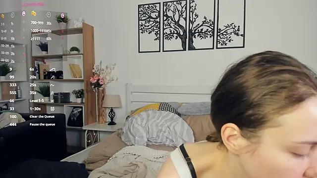 Snapshot of MalvinaTrafford chatting on March 2, 8:04 pm MalvinaTrafford online show from March 2, 8:04 pm