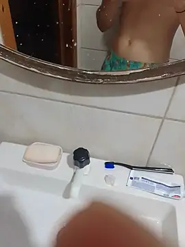 Snapshot of ONixCris chatting on March 2, 2:47 am ONixCris online show from March 2, 2:47 am