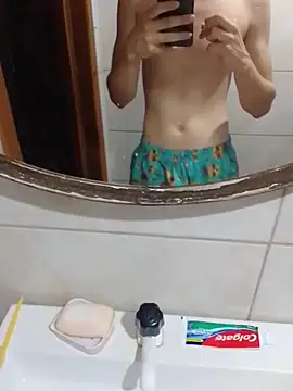 Snapshot of ONixCris chatting on March 3, 10:04 pm ONixCris online show from March 3, 10:04 pm