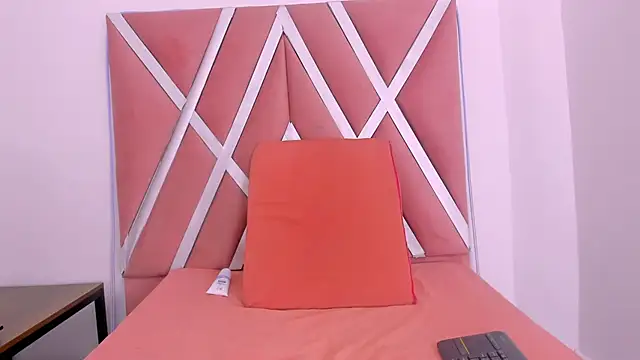 Snapshot of LIZEY_LYNCH chatting on February 20, 11:54 am LIZEY LYNCH online show from February 20, 11:54 am