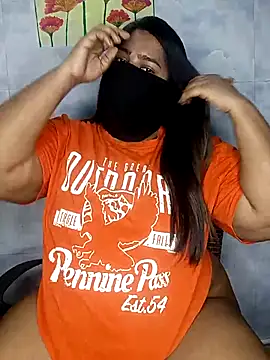 Snapshot of Cute_G chatting on May 6, 11:54 pm Cute G online show from May 6, 11:54 pm