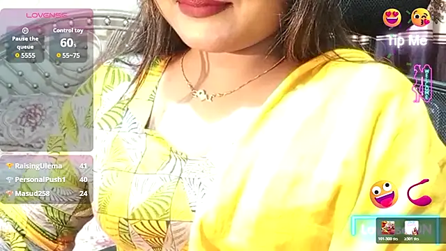 Snapshot of Nusrat_Faria chatting on July 14, 2:05 am Nusrat Faria online show from July 14, 2:05 am