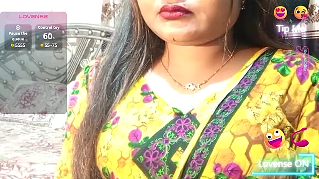 Snapshot of Nusrat_Faria chatting on July 15, 1:11 am Nusrat Faria online show from July 15, 1:11 am