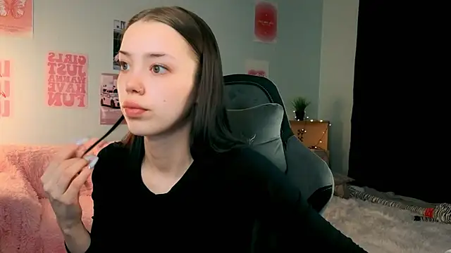 Snapshot of Vexnexe chatting on February 26, 7:35 pm Vexnexe online show from February 26, 7:35 pm