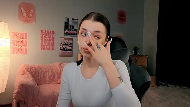 Snapshot of Vexnexe chatting on February 27, 7:14 pm Vexnexe online show from February 27, 7:14 pm