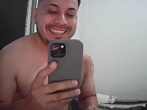 Snapshot of JonatanBail chatting on February 22, 5:00 pm JonatanBail online show from February 22, 5:00 pm