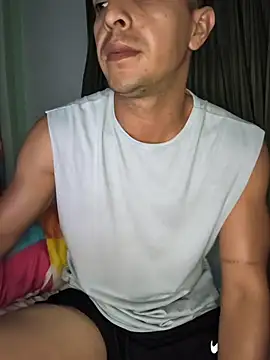 Snapshot of logan-31 chatting on February 1, 4:44 am logan-31 online show from February 1, 4:44 am