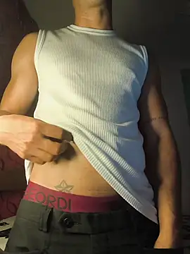 Snapshot of logan-31 chatting on February 4, 5:46 am logan-31 online show from February 4, 5:46 am