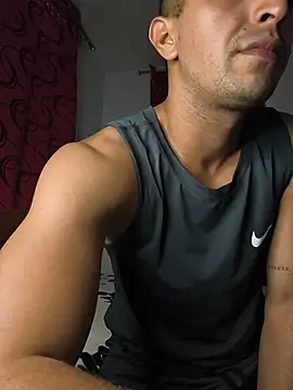 Snapshot of logan-31 chatting on February 12, 2:06 am logan-31 online show from February 12, 2:06 am