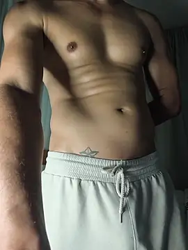 Snapshot of logan-31 chatting on February 14, 2:41 am logan-31 online show from February 14, 2:41 am