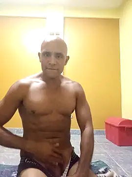 Snapshot of djmorenoo chatting on February 27, 4:45 am djmorenoo online show from February 27, 4:45 am