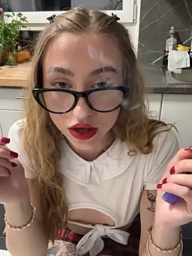 romyxxs online show from March 12, 8:37 pm