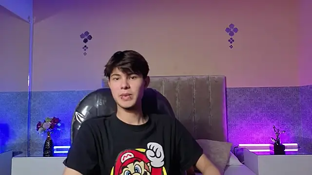 Snapshot of Derek_Sinn chatting on February 27, 8:09 pm Derek Sinn online show from February 27, 8:09 pm