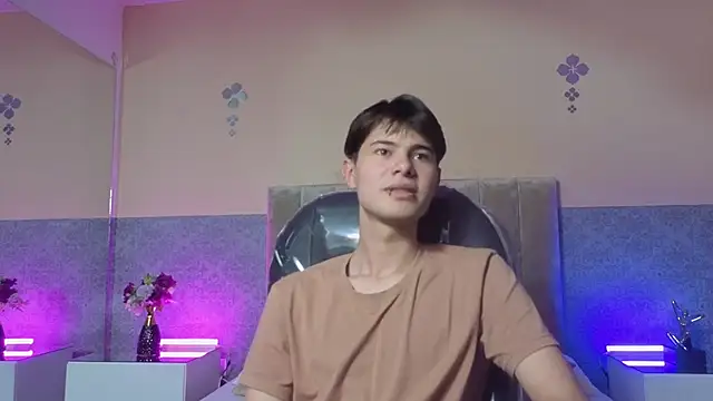 Snapshot of Derek_Sinn chatting on March 2, 8:15 pm Derek Sinn online show from March 2, 8:15 pm