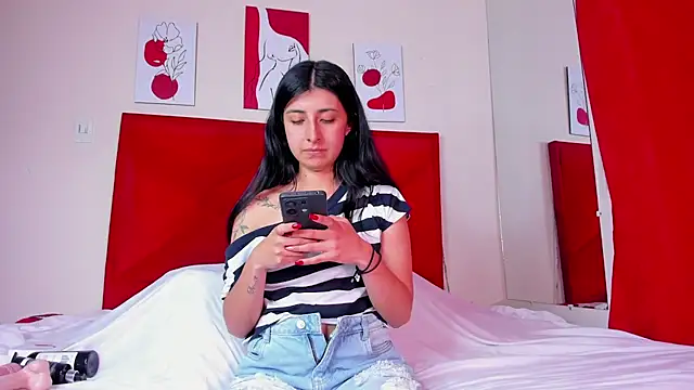 Snapshot of EmmaWilliamss4 chatting on February 3, 4:34 pm EmmaWilliamss4 online show from February 3, 4:34 pm