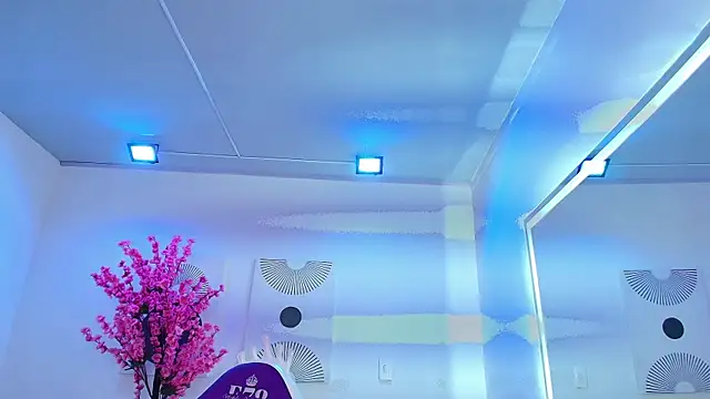 Snapshot of Madisson_pitman chatting on February 25, 8:18 pm Madisson pitman online show from February 25, 8:18 pm