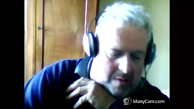 Snapshot of swichcassanesi chatting on February 25, 1:21 pm swichcassanesi online show from February 25, 1:21 pm