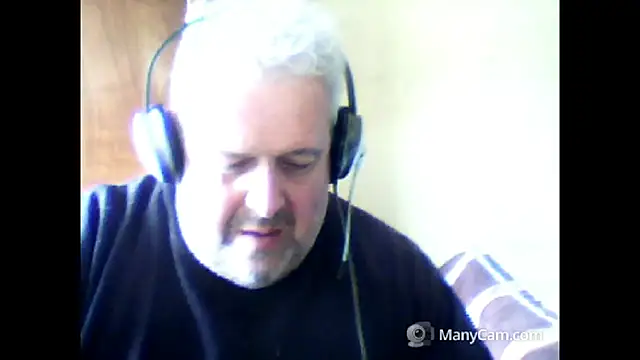 Snapshot of swichcassanesi chatting on February 28, 1:34 pm swichcassanesi online show from February 28, 1:34 pm